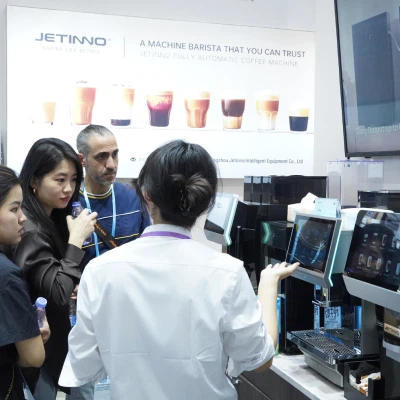 Jetinno tilti ceļo un tirgojas ar dubultu palaišanu Guandžou Baijuņas lidostā...